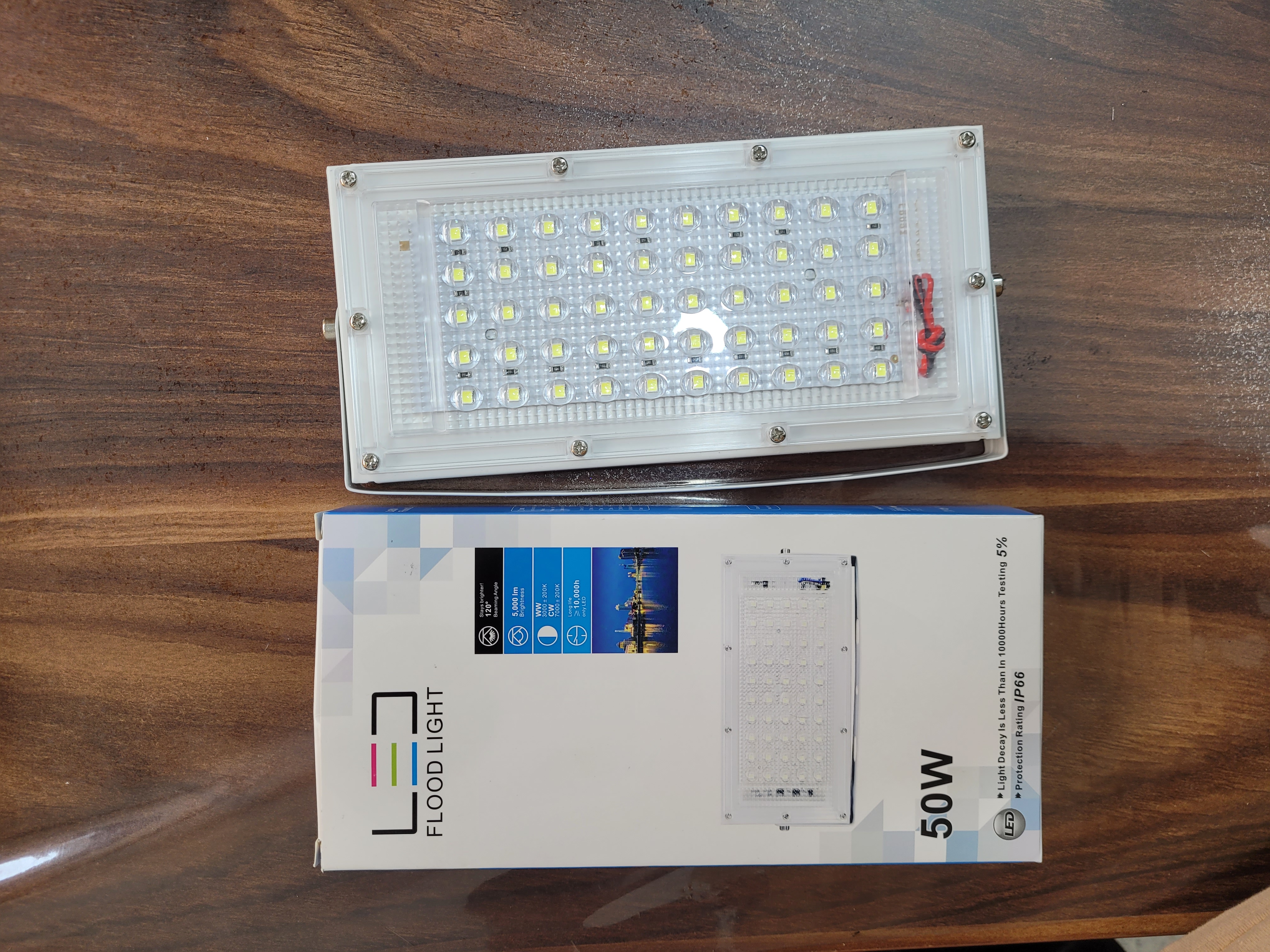 پروژکتور LED 50 وات 12 ولت DC ضدآب IP66