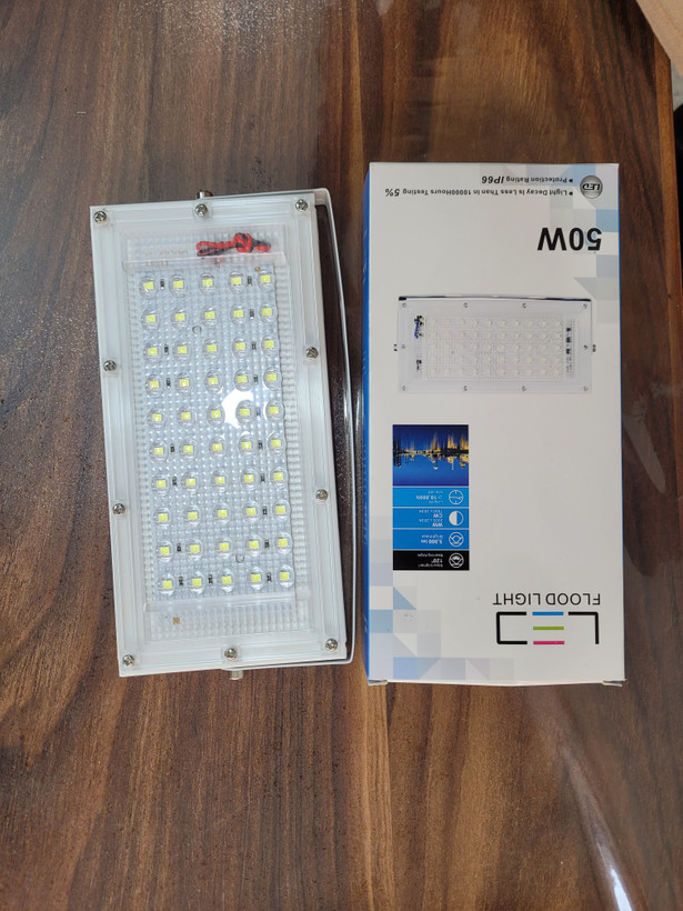 پروژکتور LED 50 وات 12 ولت DC ضدآب IP66
